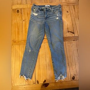Abercrombie Mid Rise Super Skinny Ankle Jean. Size 29 Regular. Medium wash